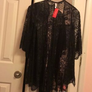 BNWT black lace kimono